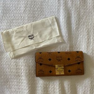 MCM Large Wallet with chain